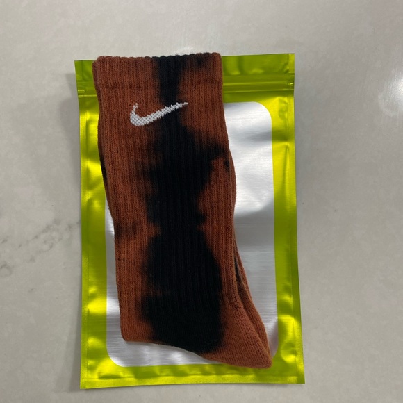 NWT Men’s Custom Reverse Tie Dye Nike Crew Socks - Picture 5 of 6